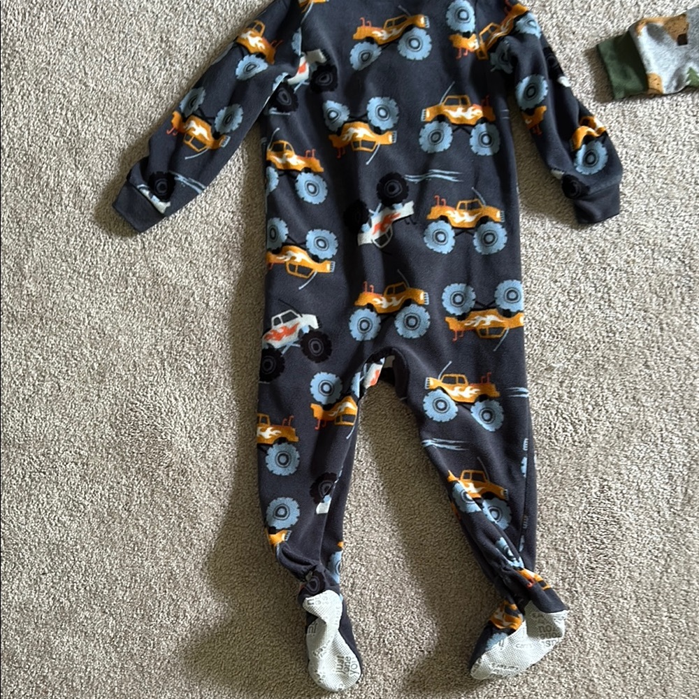 Carters One Piece PJs- Bear & Truck Print - Size 2T and NWT - Minnie Bibs 2 pack - Picture 4 of 9